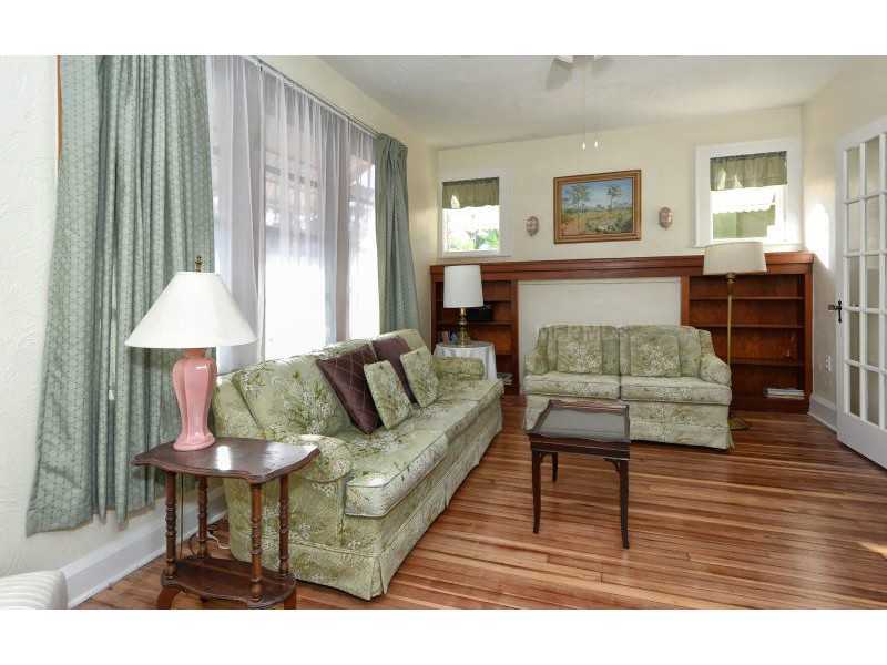 Property Photo: 4010 Swift Road FL 34231
