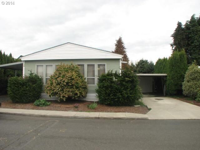 Property Photo: 11316 NE 28th St 10 WA 98682