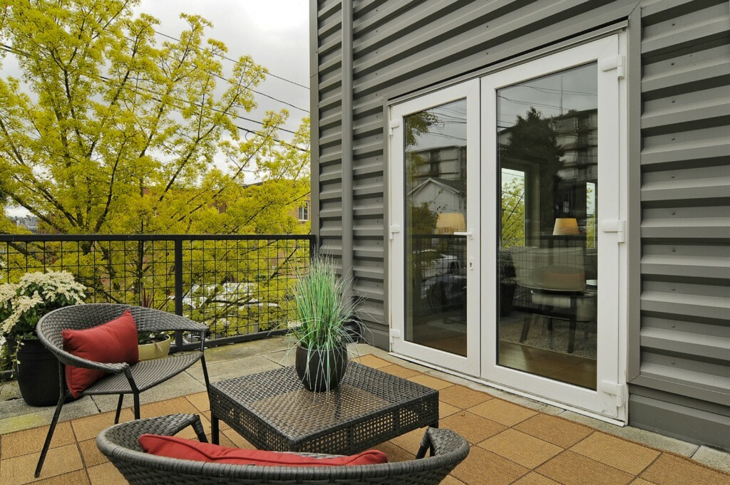 Property Photo: 701 1st Ave N 308 WA 98109