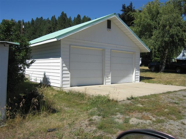 Property Photo:  404 W Alaska Ave  WA 98941 