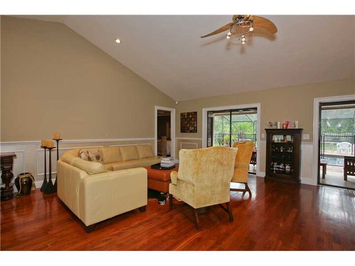 Property Photo: 4020 Arrow Avenue FL 34232