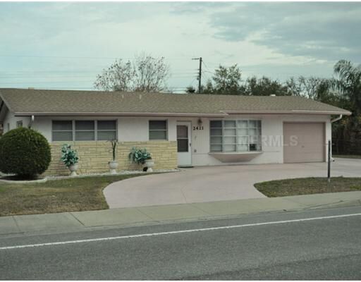 Property Photo: 2421 S Tuttle Avenue FL 34239