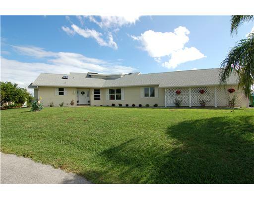 Property Photo: 3072 Mauck Terrace FL 33981