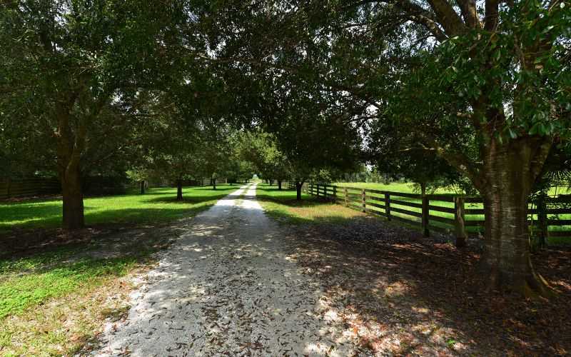 Property Photo: 243 Verna Road FL 34240