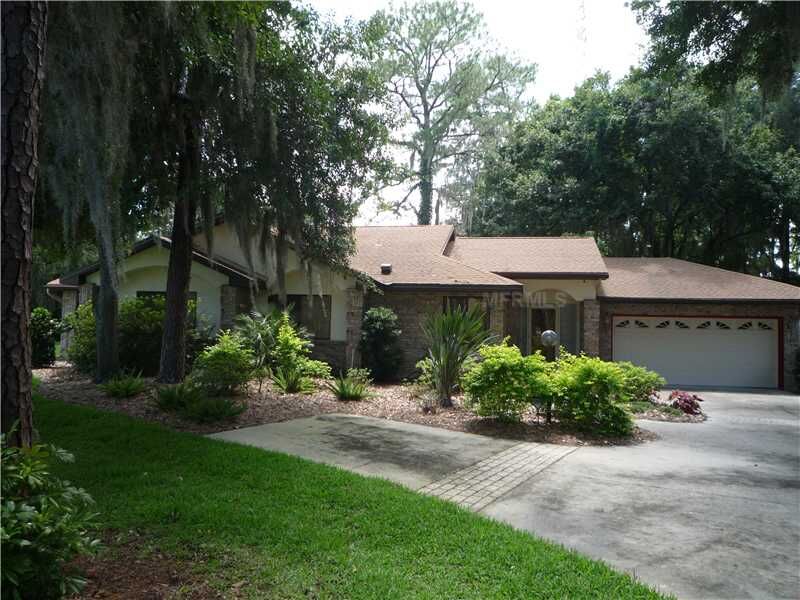Property Photo:  104 Cedar Way  FL 34797 
