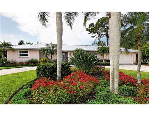 Property Photo:  606 Buttonwood Drive  FL 34228 