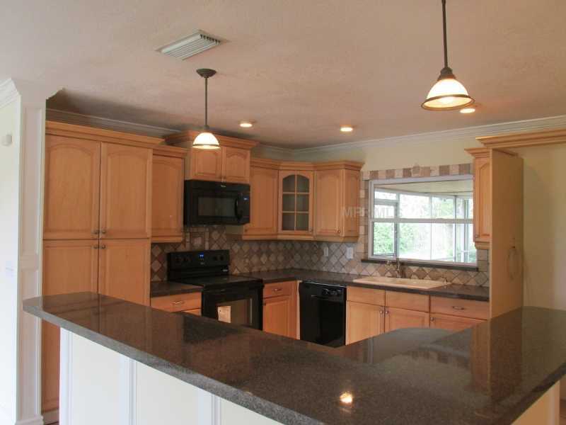 Property Photo: 5504 2nd Avenue Drive W FL 34209