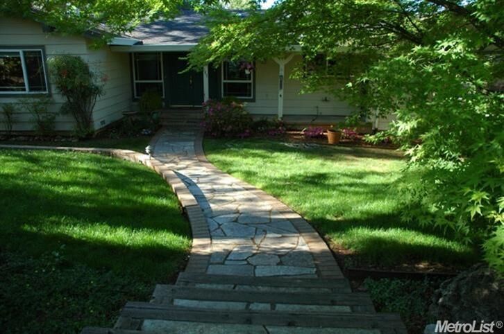 Property Photo: 185 Colonial Dr CA 95603