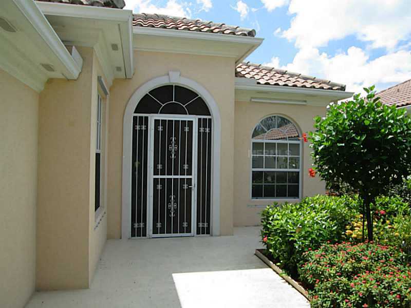 Property Photo:  5525 Carmona Place  FL 34238 