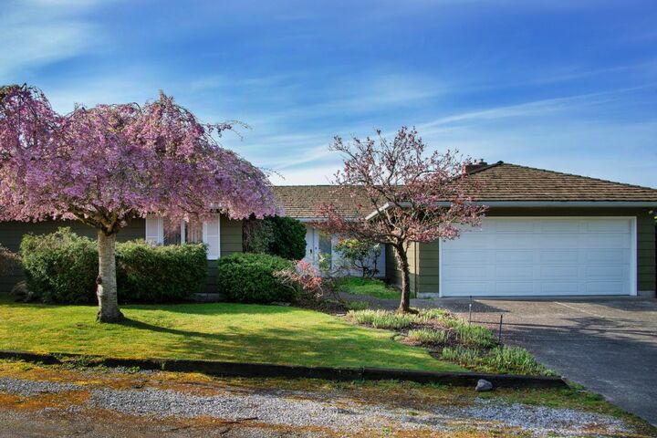 Property Photo:  3939 Cliffside Dr  WA 98225 