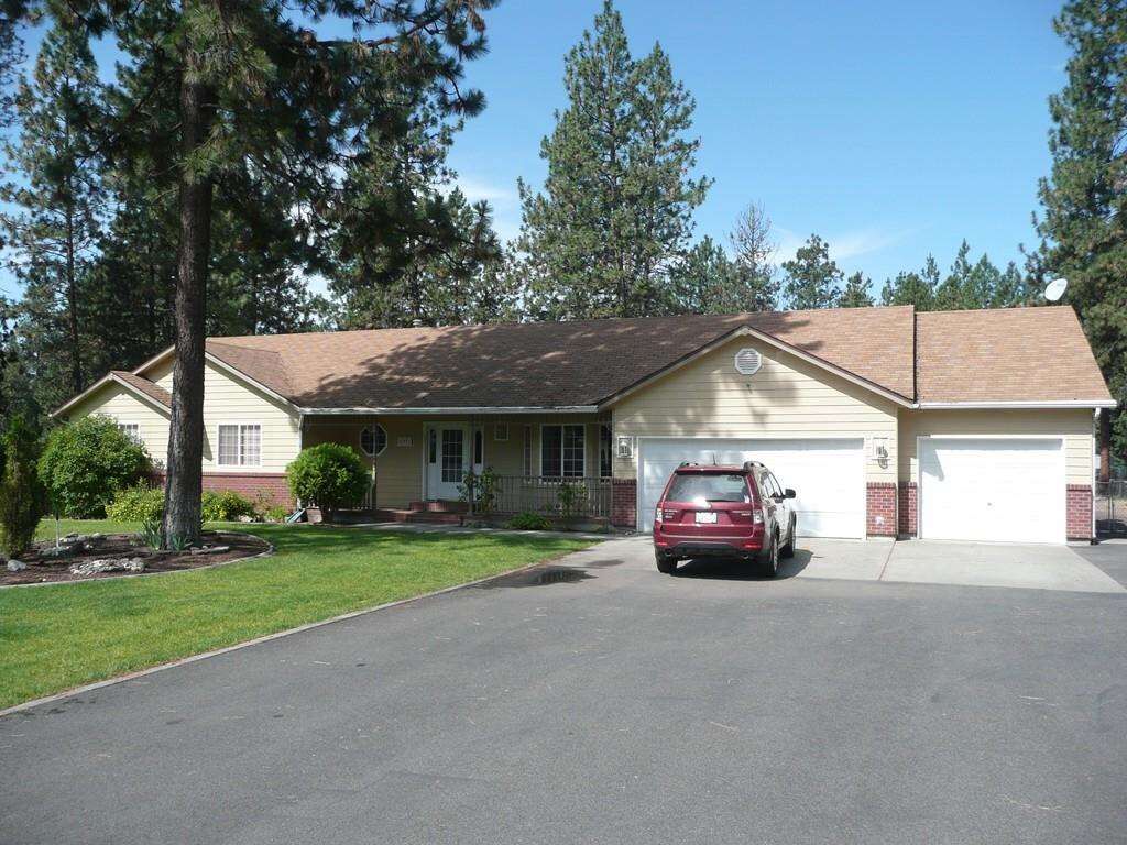 Property Photo: 12921 W Greenfield Rd WA 99026