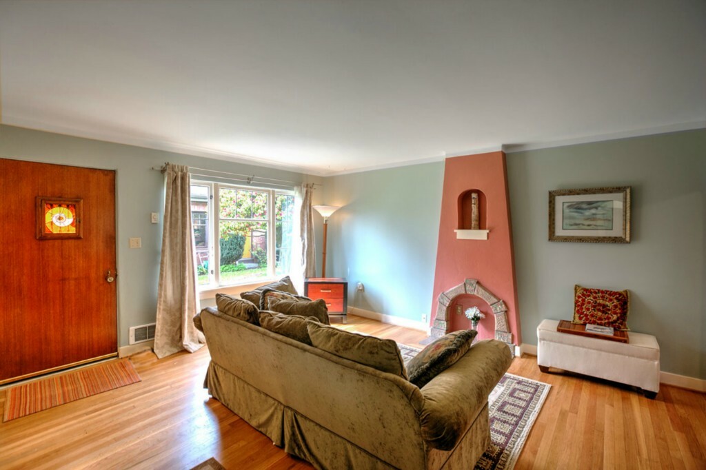 Property Photo: 4321 Linden Ave N B WA 98103