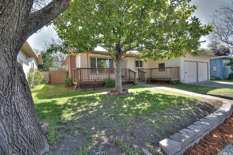 Property Photo:  640 Ashbury Avenue  CA 95404 