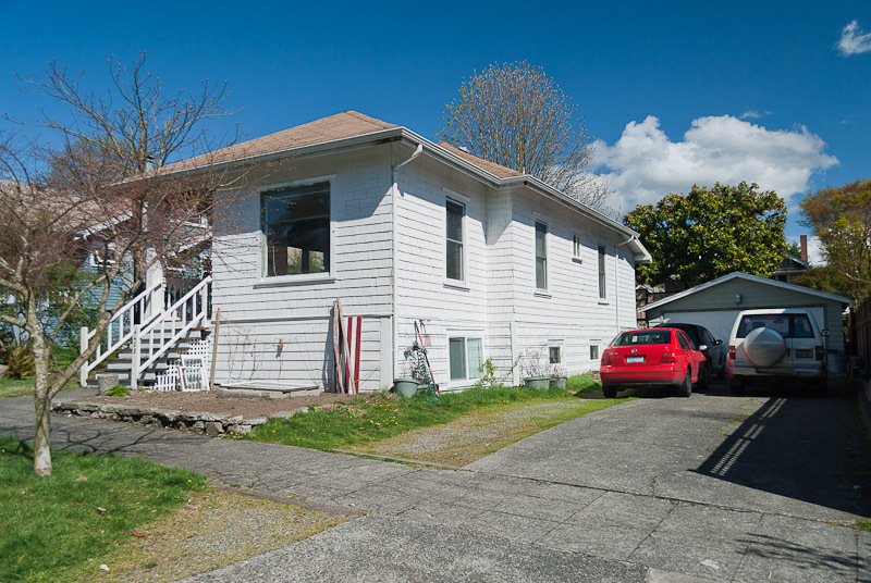 Property Photo:  4408 Thackeray Place NE  WA 98105 