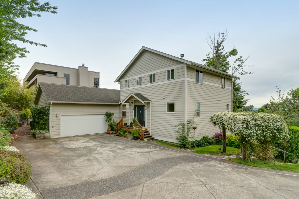 Property Photo:  3021 Vining St  WA 98226 