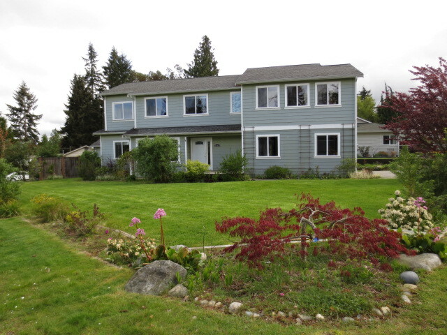 Property Photo: 6303 226th St SW WA 98043