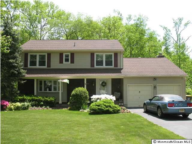 Property Photo:  5 Edith Court  NJ 08857 