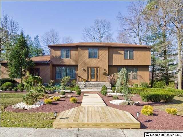 Property Photo:  4 Oxford Court  NJ 07751 
