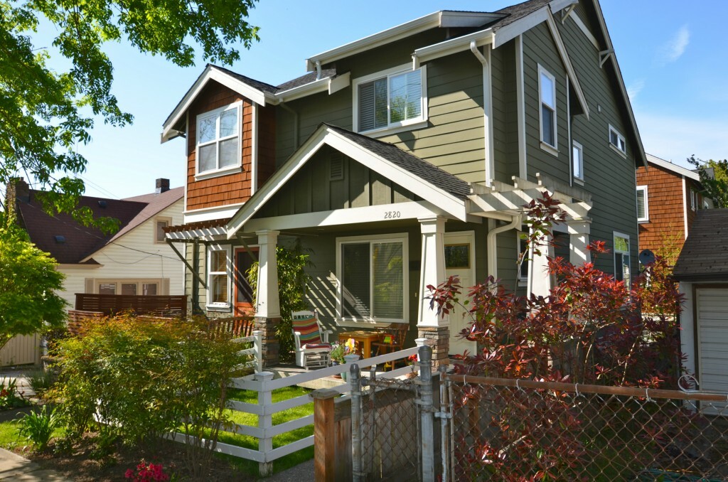 Property Photo:  2816 E Spring St  WA 98122 