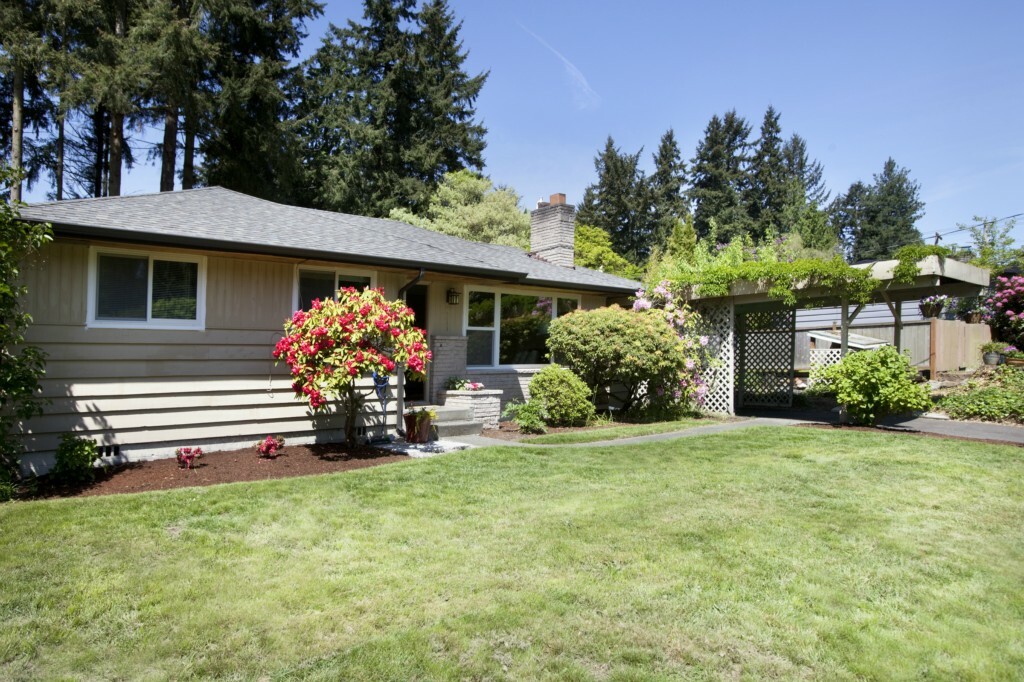 Property Photo:  18423 61st Place NE  WA 98028 