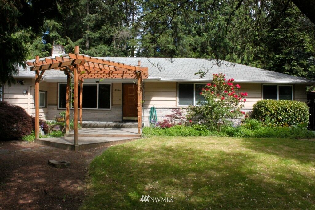 Property Photo: 4036 NE 178th Street WA 98155