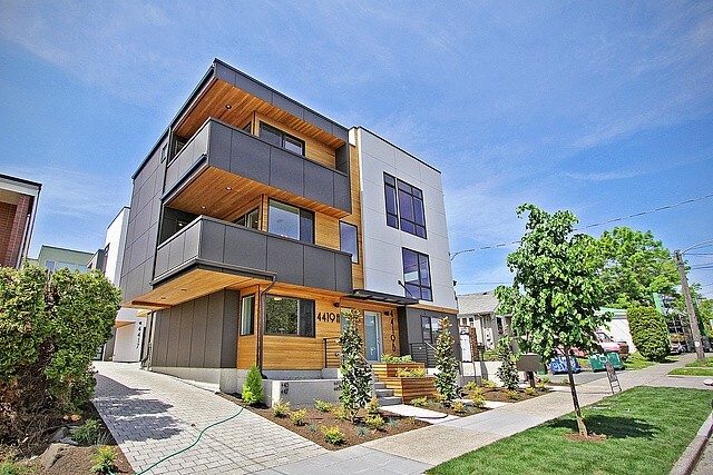 Property Photo:  4419B Corliss Ave N  WA 98103 