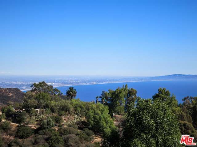 Property Photo:  21641 Saddle Peak Rd  CA 90290 