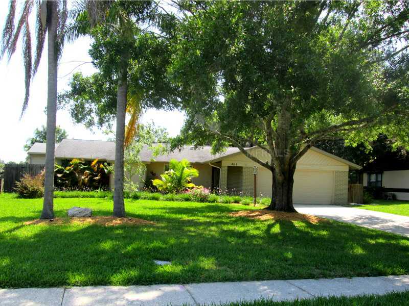 Property Photo:  408 Lakeview Drive  FL 34677 