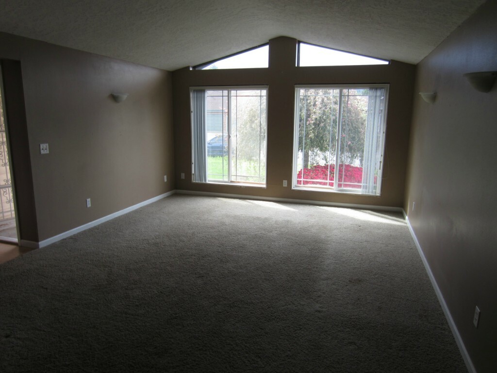 Property Photo:  109 Merced Dr  WA 98626 