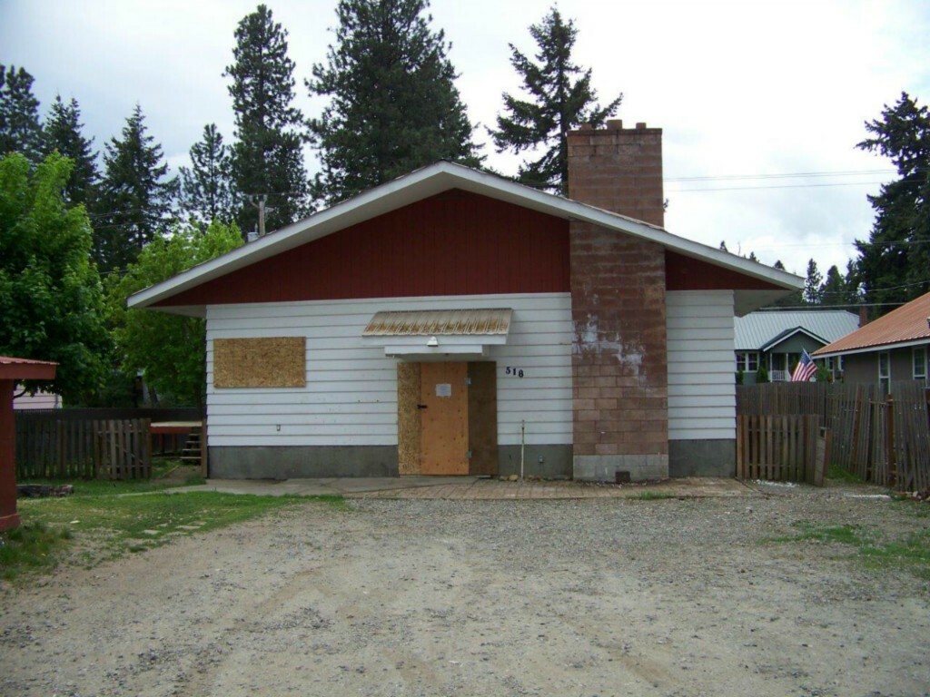 Property Photo:  518 W 2nd St  WA 98922 