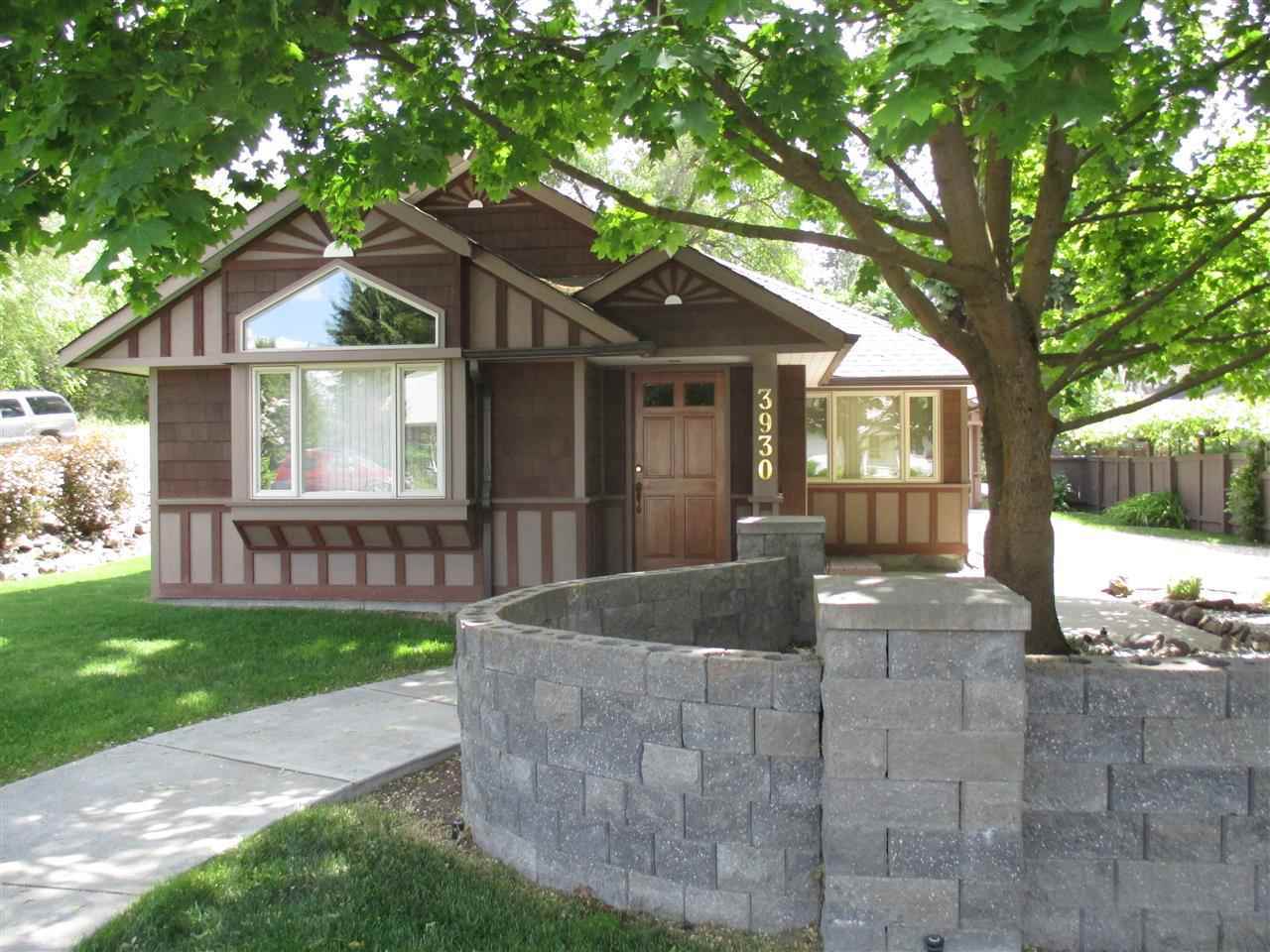 Property Photo: 3930 E Hartson Ave WA 99202