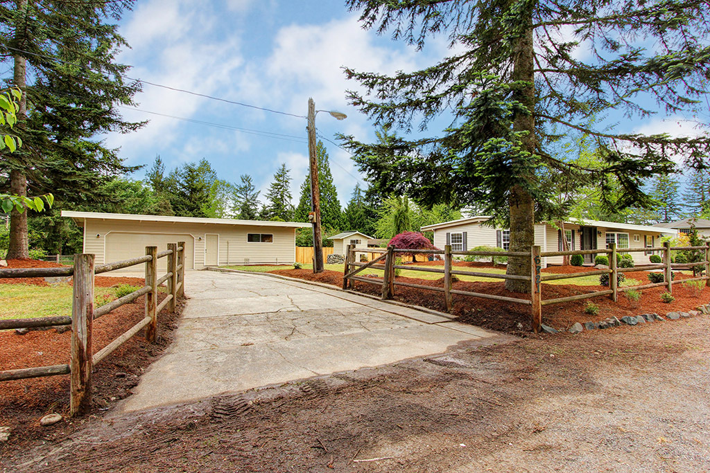 Property Photo: 6821 164th St SE WA 98296
