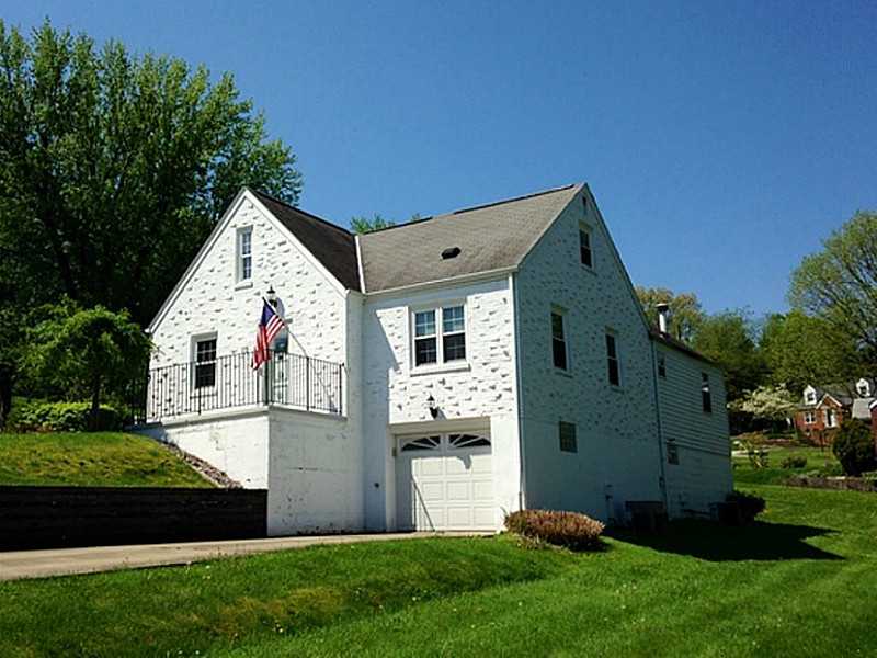 Property Photo:  26 Ruthfred Drive  PA 15241 