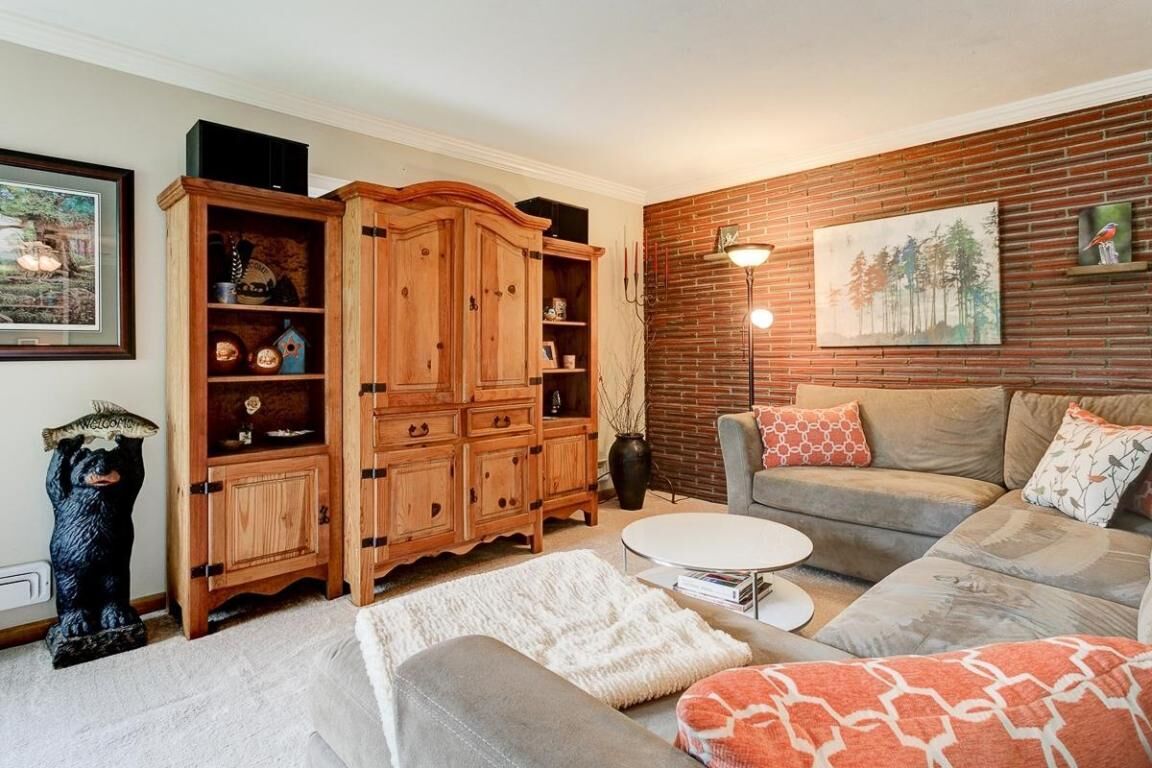 Property Photo:  2890 Medina Avenue  OH 43224 