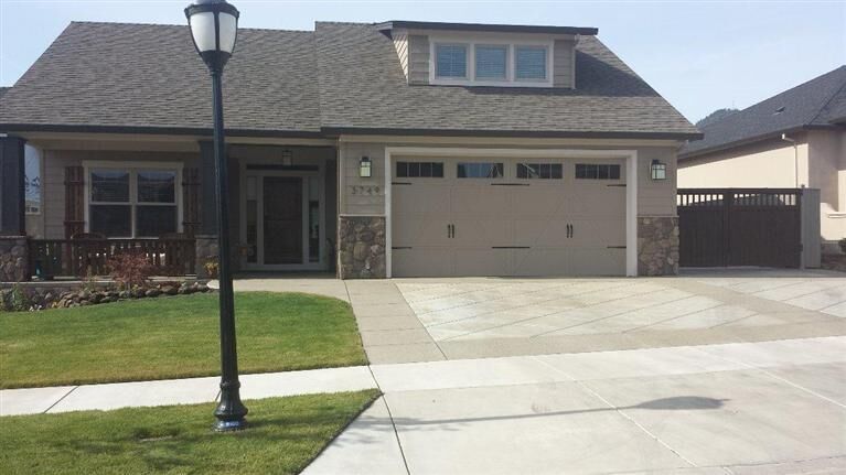 Property Photo:  3749 Windgate Street  OR 97504