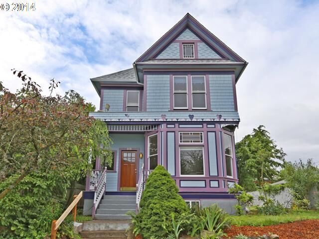 Property Photo: 918 NE Rosa Parks Way OR 97211