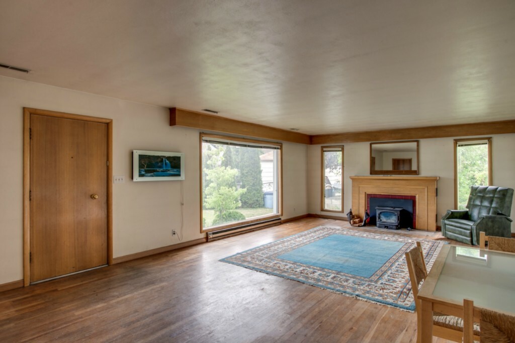 Property Photo:  417 Highland Dr  WA 98801 