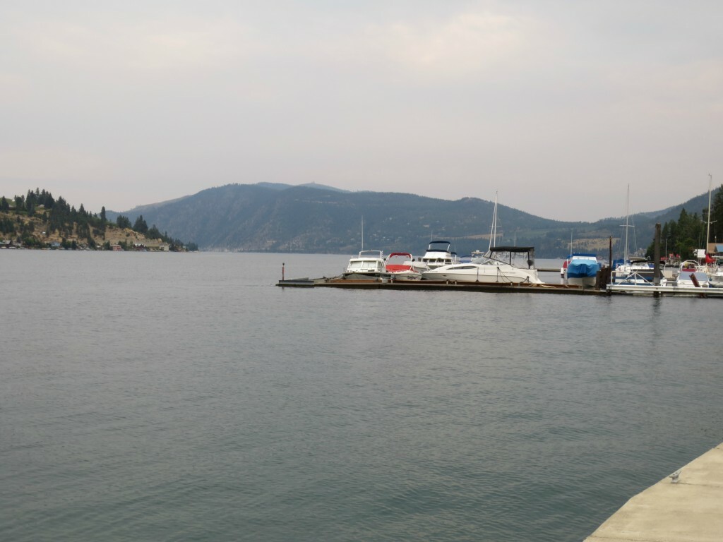 Property Photo: 12298 S Lakeshore Rd WA 98816