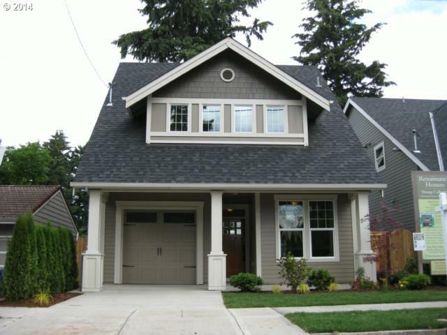 Property Photo:  5609 SE 56th Ave  OR 97206 