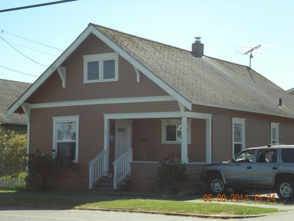 Property Photo:  516 O Ave  WA 98221 