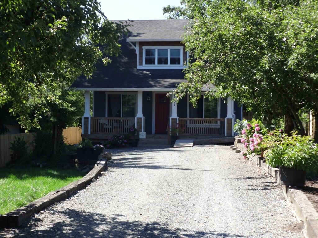 Property Photo: 4127 S 130th St WA 98168