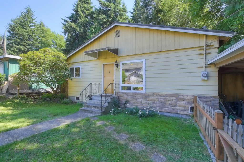 Property Photo:  305 NE 152nd St  WA 98155 