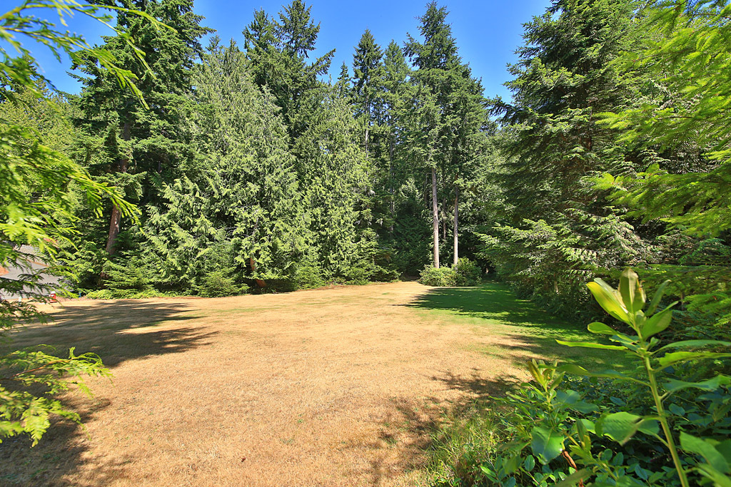 Property Photo: 1096 Woodside Lane WA 98260
