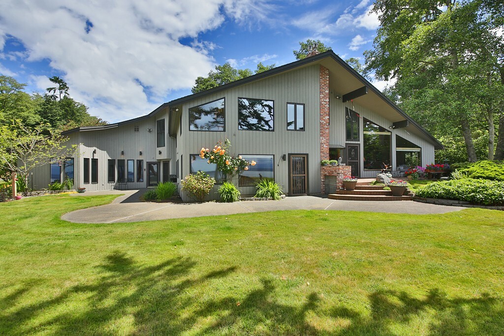 Property Photo:  3136 Spahr Rd  WA 98253 