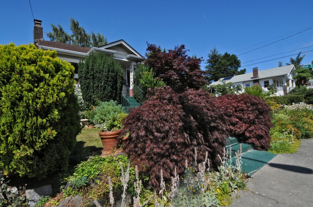 Property Photo: 7317 32nd Ave NW WA 98117