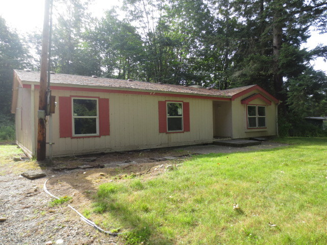 Property Photo:  7505 171st Ave SE  WA 98290 