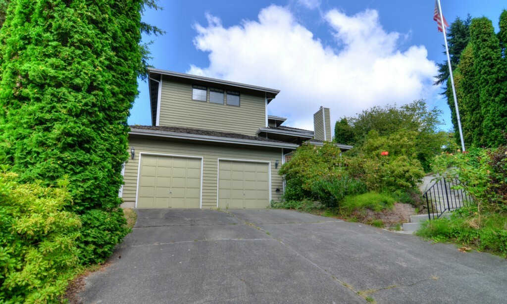 Property Photo:  5002 NE 197th St  WA 98155 