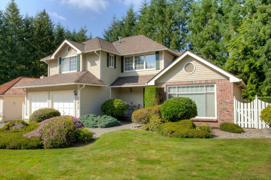 Property Photo:  23812 SE 40th Place  WA 98029 