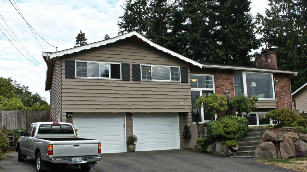 Property Photo: 17904 2nd Ave NW WA 98177