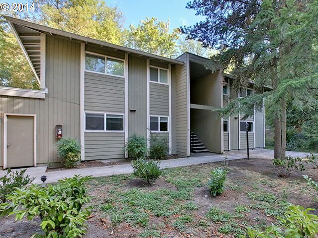 Property Photo:  6566 SW Terri Ct 15  OR 97210 